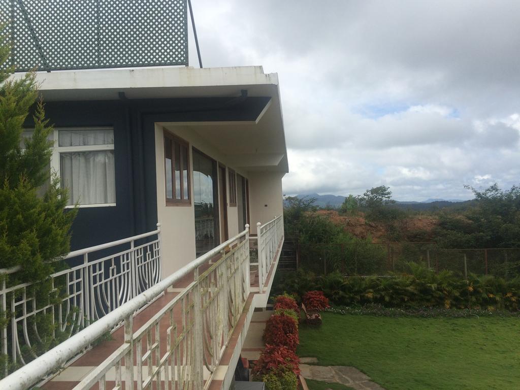 Leisure Vacations Heavenly Hills Villa 마디케리 외부 사진